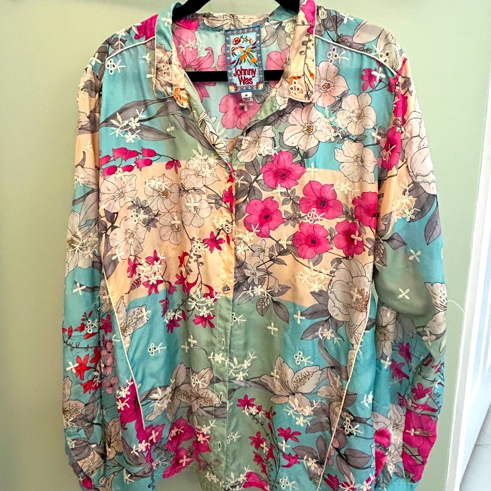Johnny Was Long Sleeved blouse with Tabs
